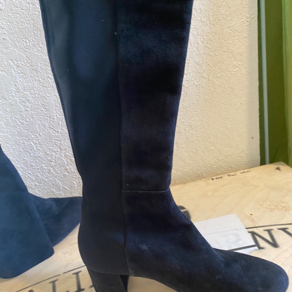 Stuart Weitzman Reserve boots in suede - Picture 5 of 11